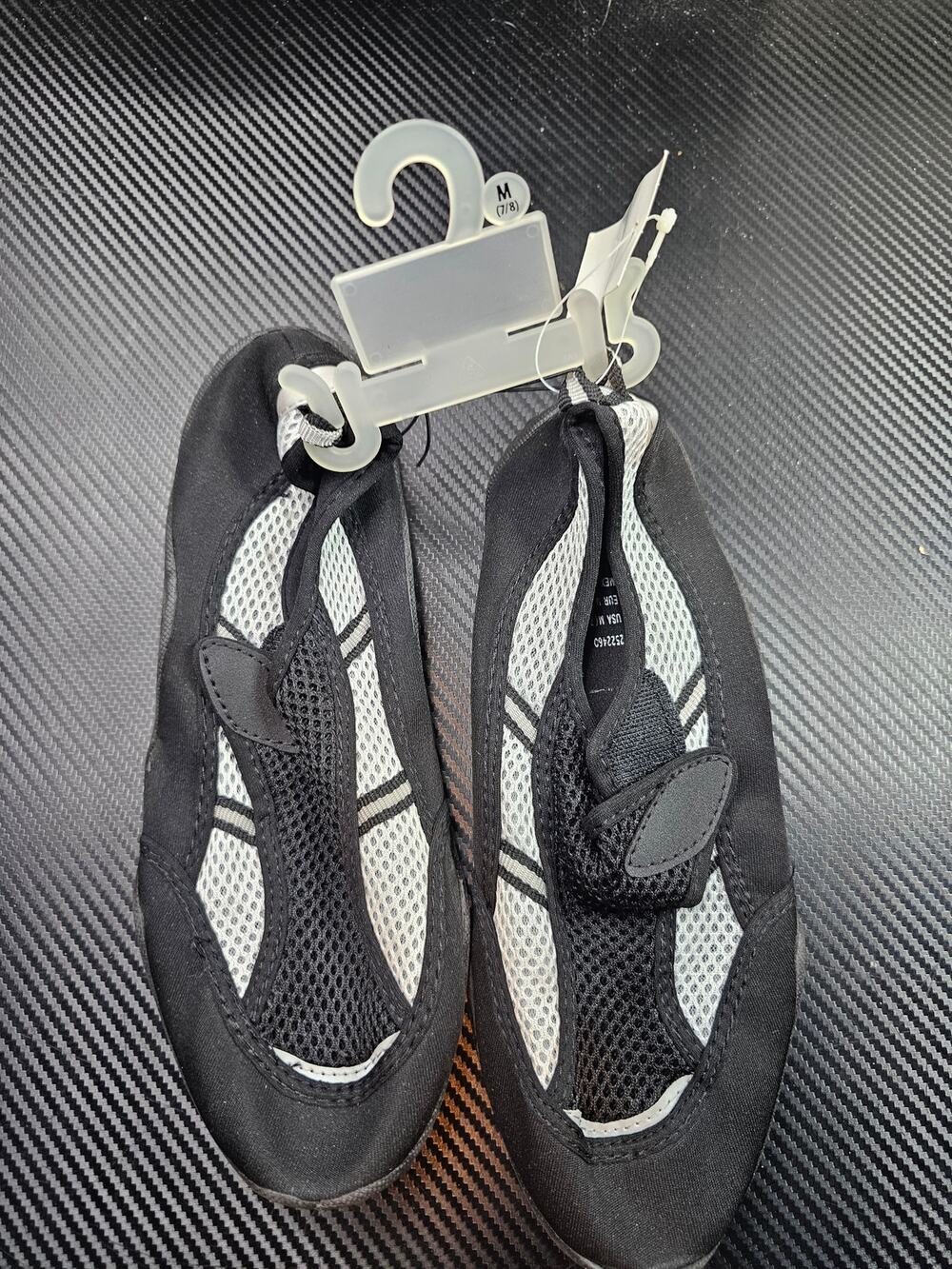 Womens M (7/8) Aqua Sock Shoes